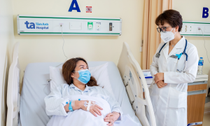 Pregnant woman experiences shortness of breath due to pneumonia