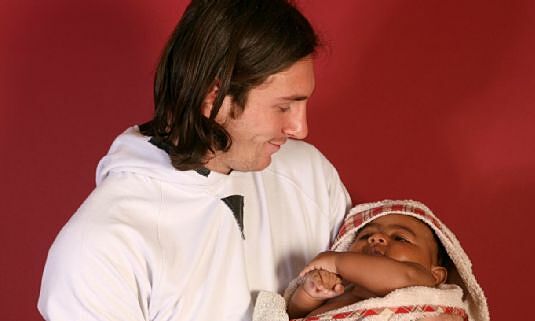 Behind the scenes of the photos of Messi bathing Yamal