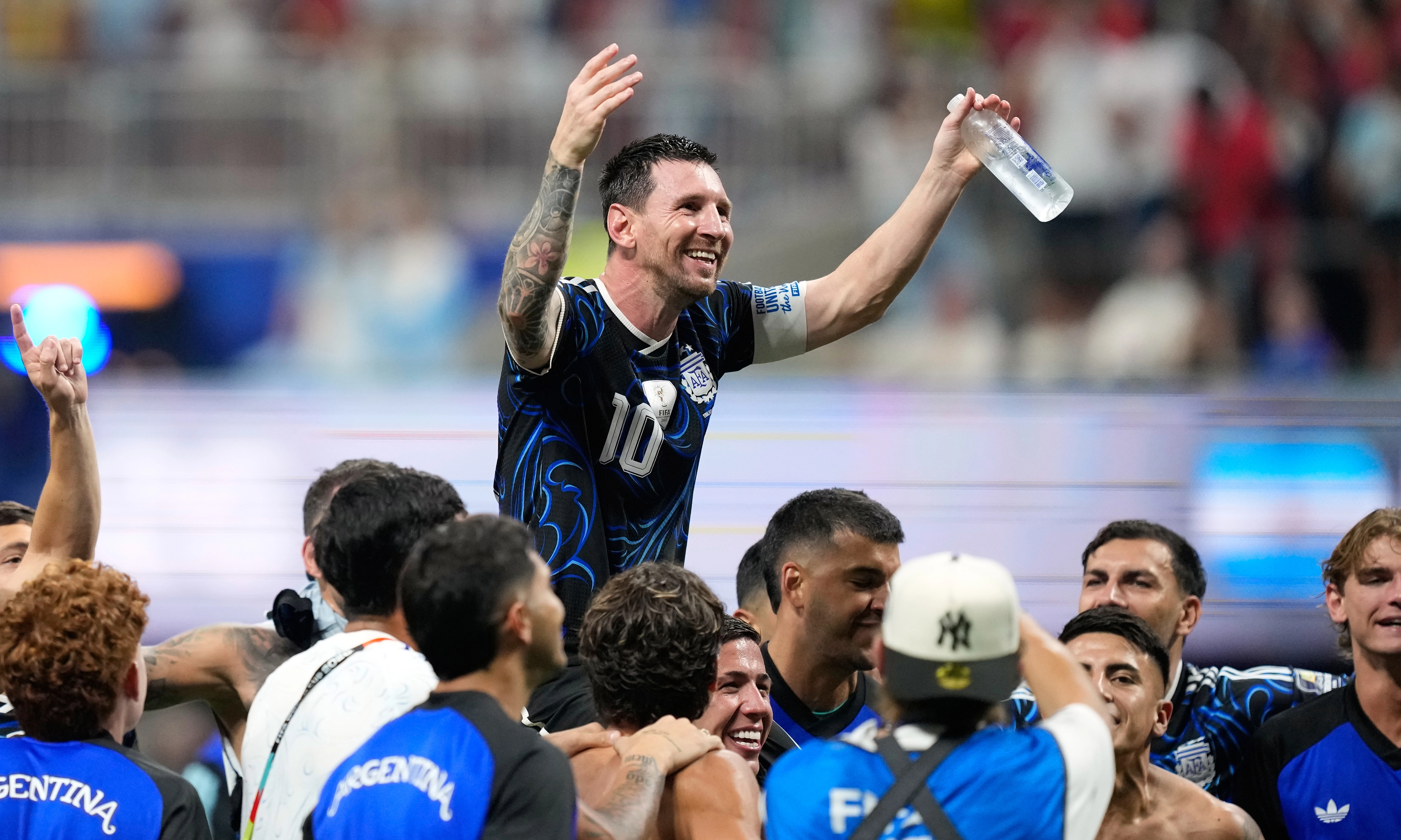 How Messi became a coach on the field, breaking down England's tactics