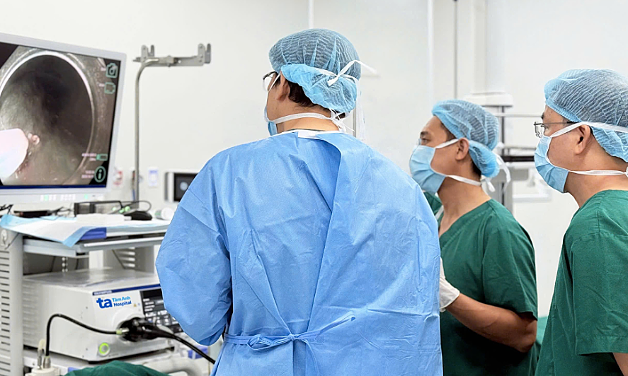 Early detection of esophageal cancer from swallowing difficulties