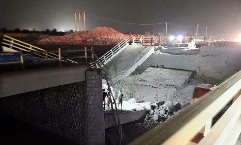 US attacks airport, railway station in Iran