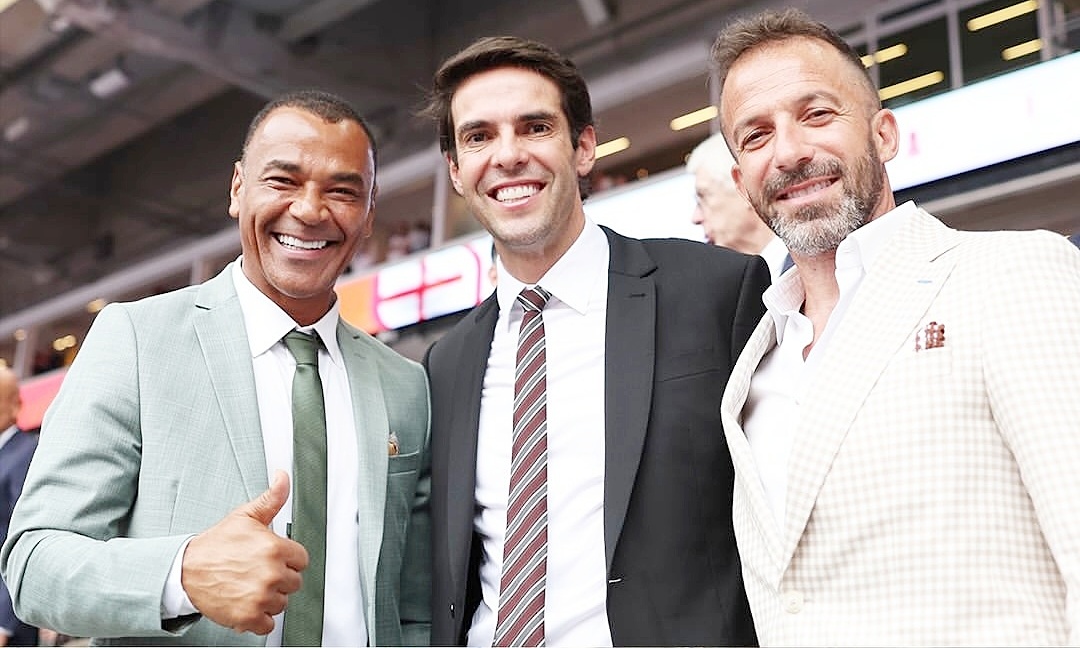 Football legends impeccably dressed at World Cup
