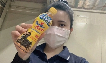 Female worker thought she was scammed after winning 100 million VND