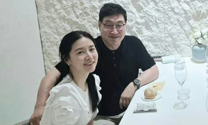 Lee Young Ae's photo with husband draws audience attention