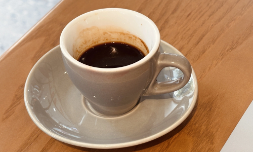 Is drinking coffee right after waking harmful to the stomach?