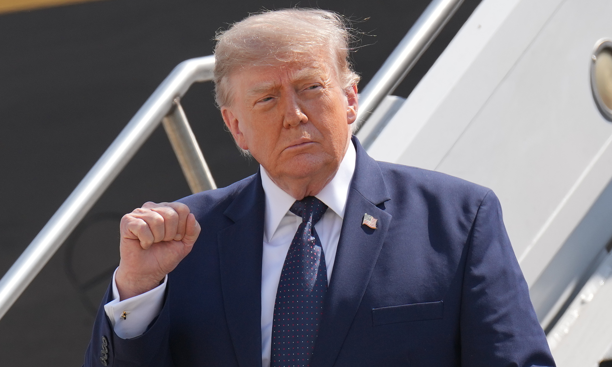 Trump post preview fee could reach 100,000 USD per month