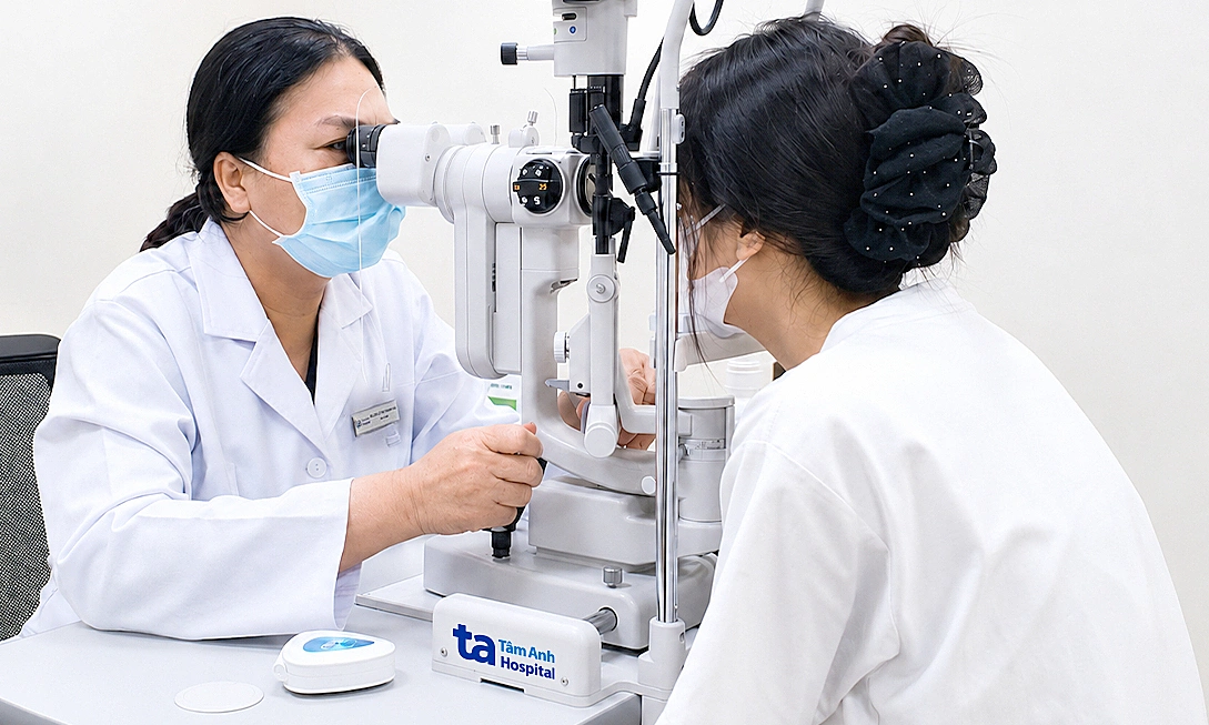 Four common eye diseases in people with over 6 diopters of myopia