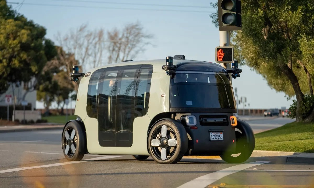 Robotaxi recalled for driving into fire scene