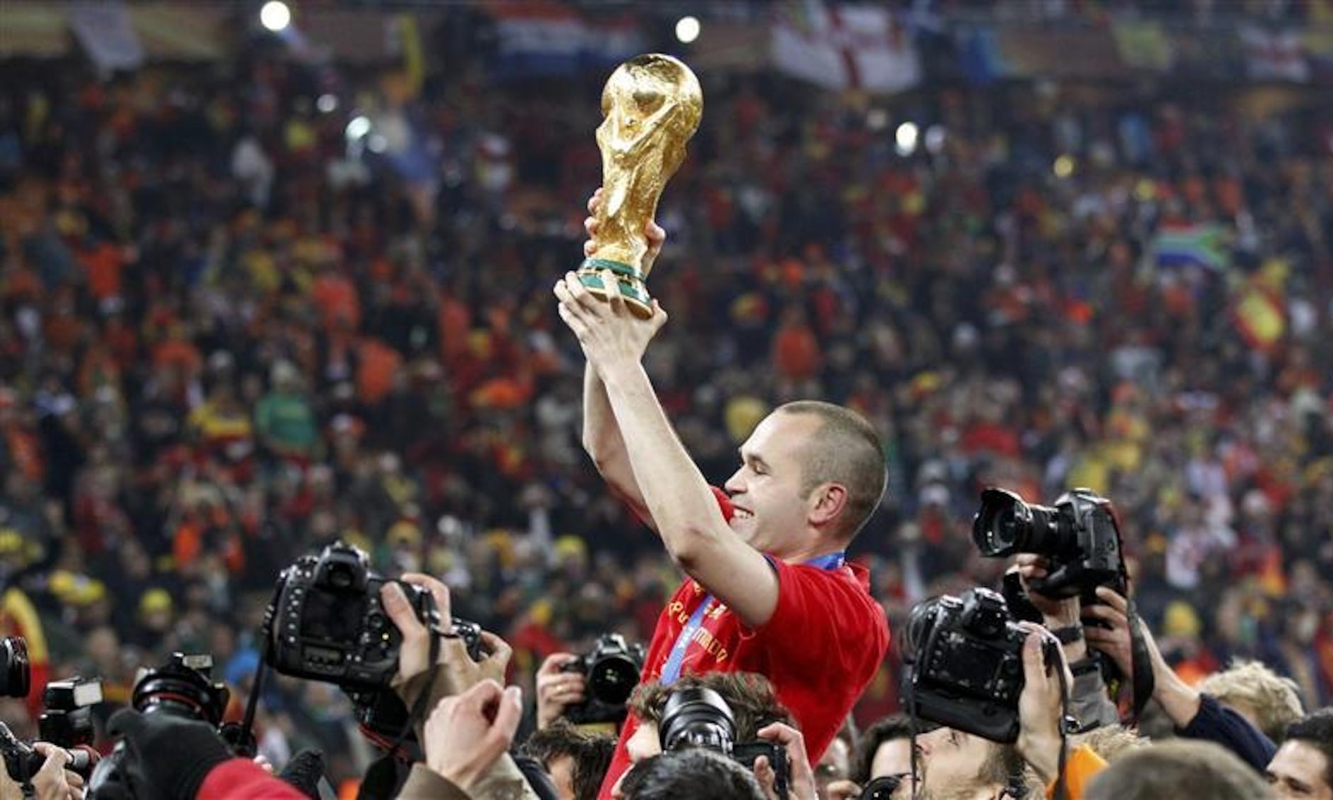 Iniesta: "You cannot win the World Cup with just one person"