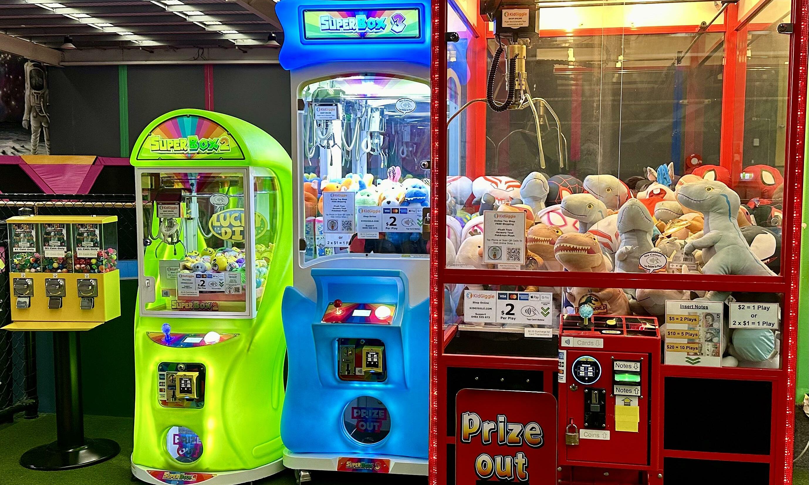 Japanese police officer disciplined for playing claw machines during work hours