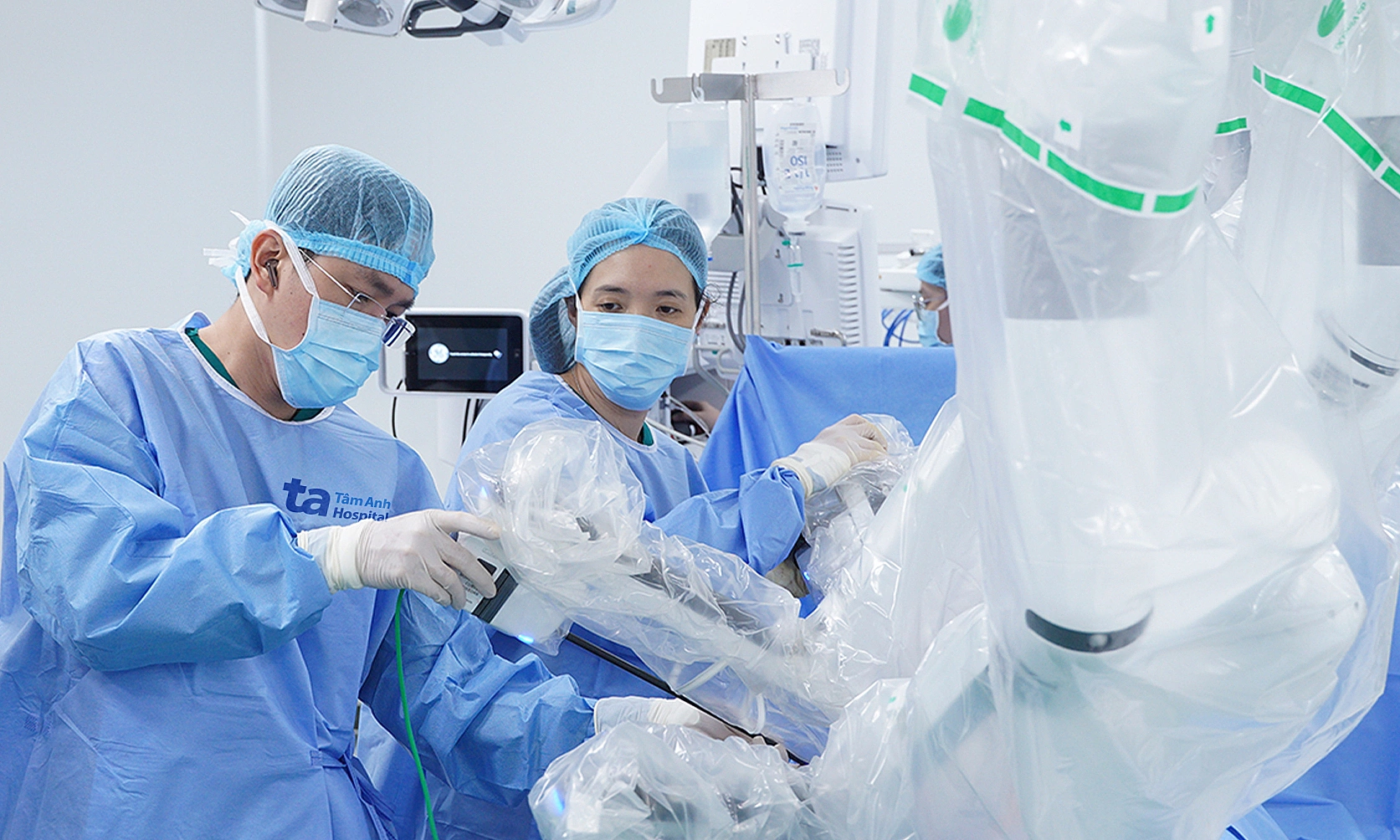 Robotic surgery preserves kidney for woman with cancer