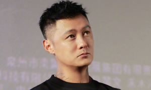 Actor Du Van Lac divorces
