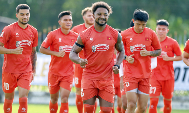 Vietnam national team enthusiastically trains in Thailand