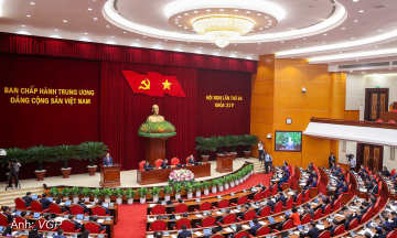 Central Committee discusses proposal to amend regulations on Party Charter implementation