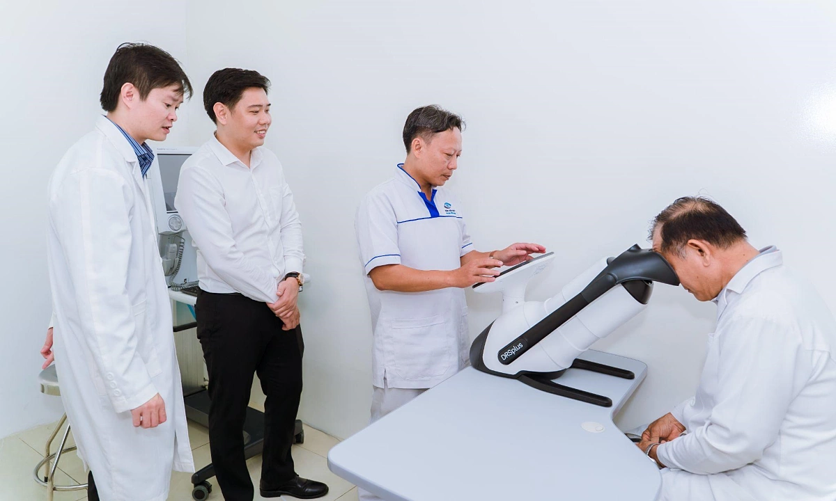 ParagonCare Vietnam transfers retinal camera
