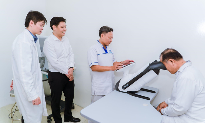 ParagonCare Vietnam transfers retinal camera