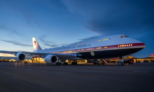 US suspends use of new air force one