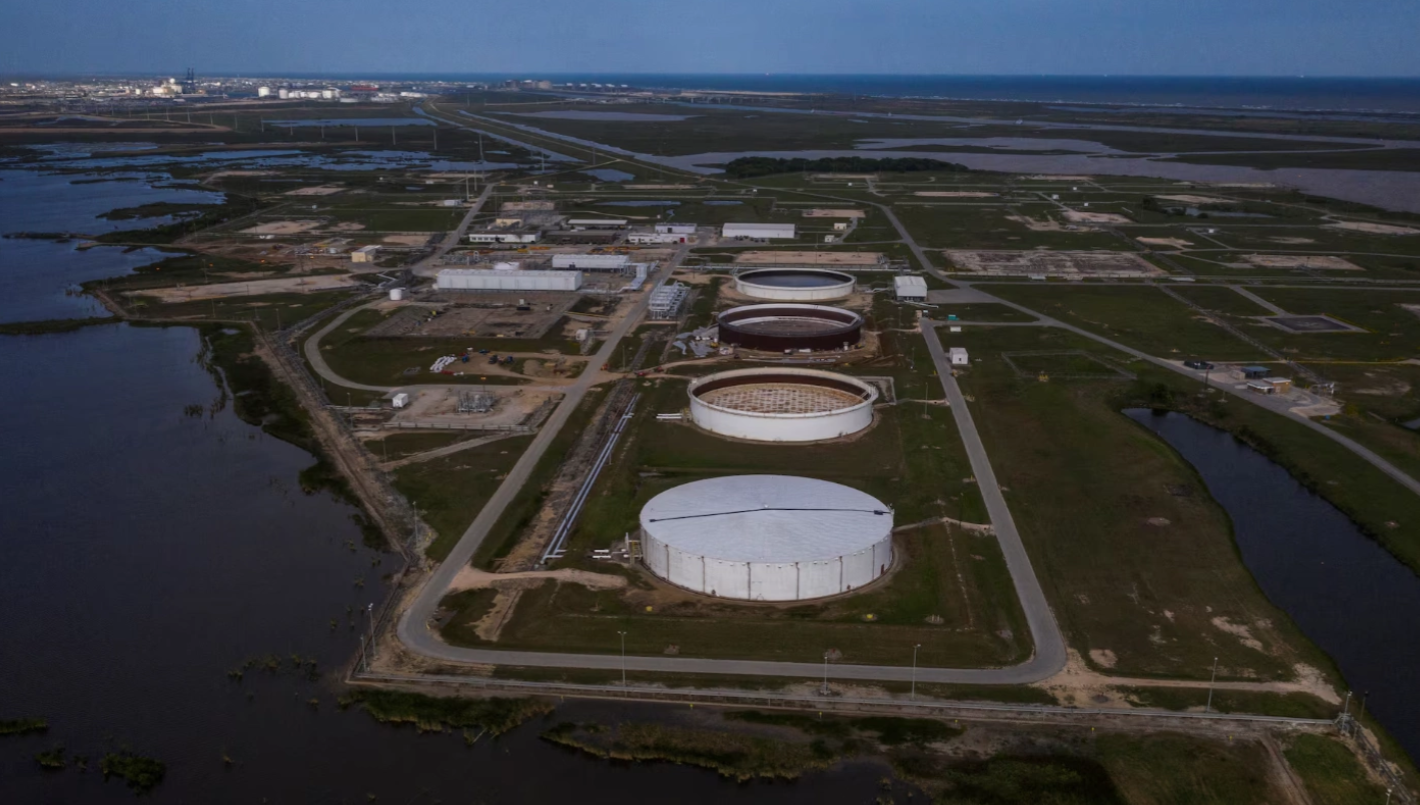 Global oil prices hit 5-week high