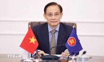 Vietnam proposes measures to boost ASEAN's relations with partners