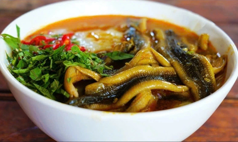 Eel porridge for 250,000 dong in Cua Lo accused of being 'overpriced'