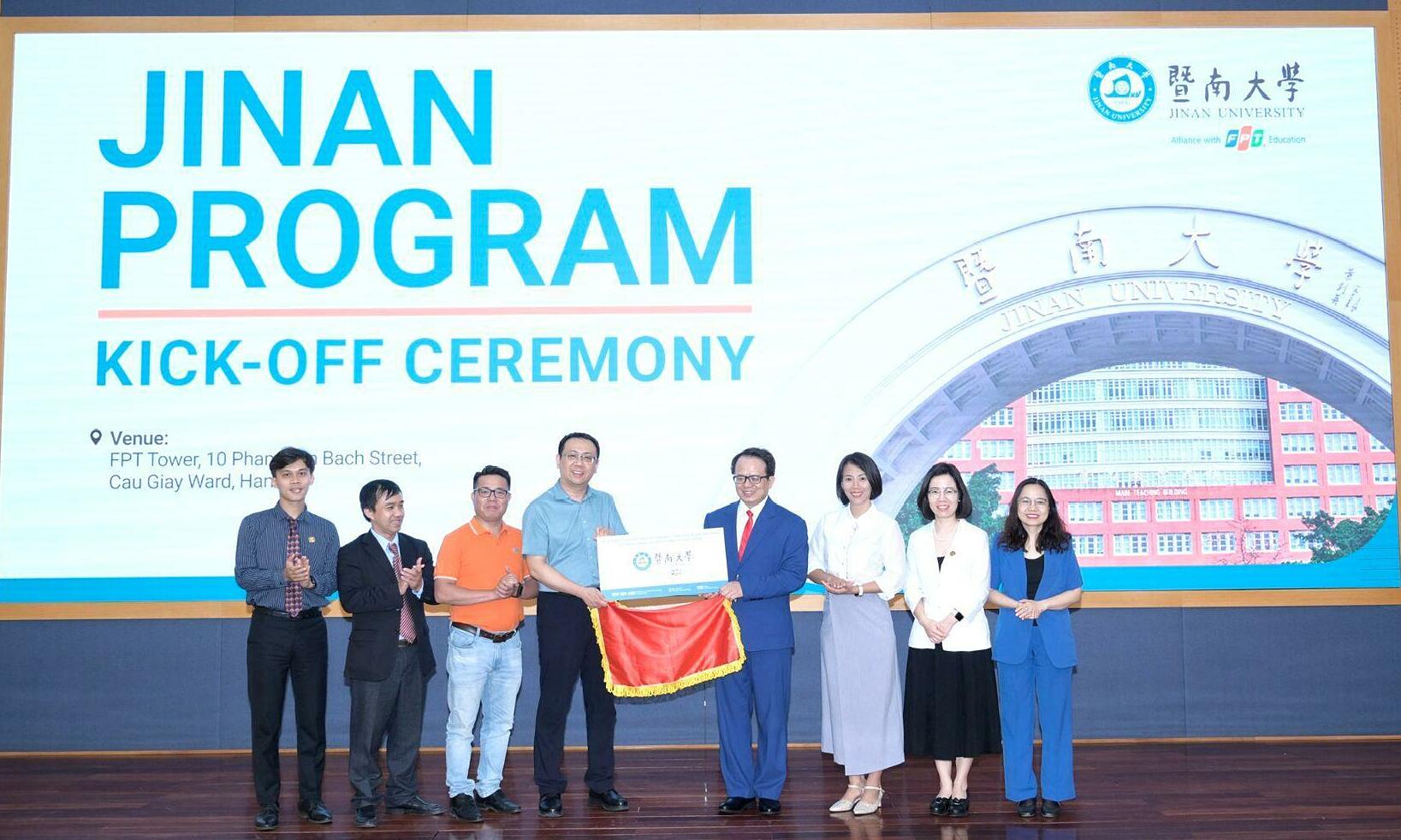 Opportunity to earn a Jinan University degree with scholarships