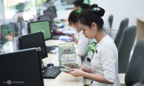 Remittances to Ho Chi Minh City sharply decline to 4 billion USD