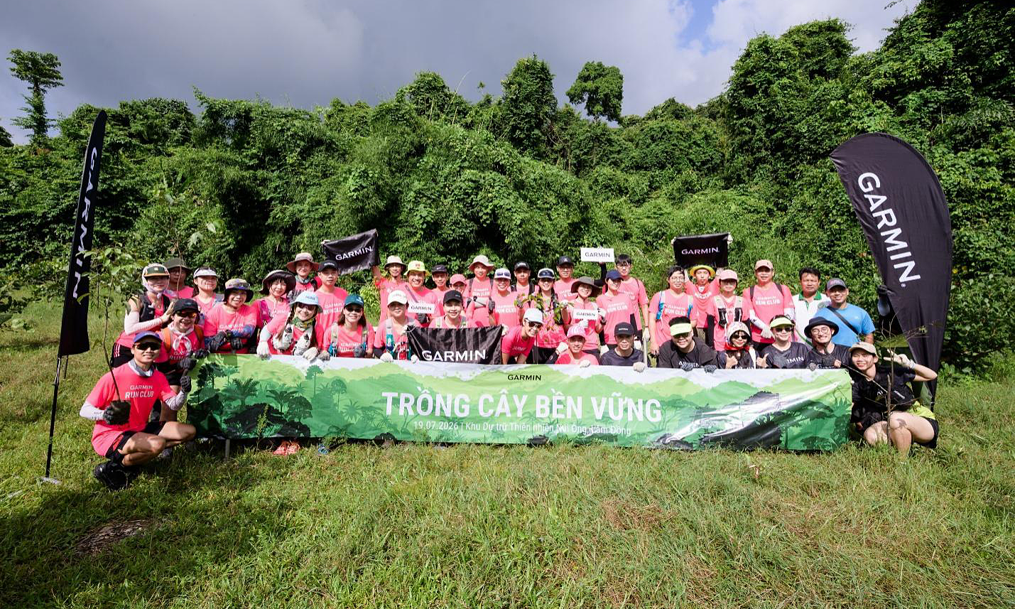 Garmin plants 1,000 trees at Nui Ong Nature Reserve