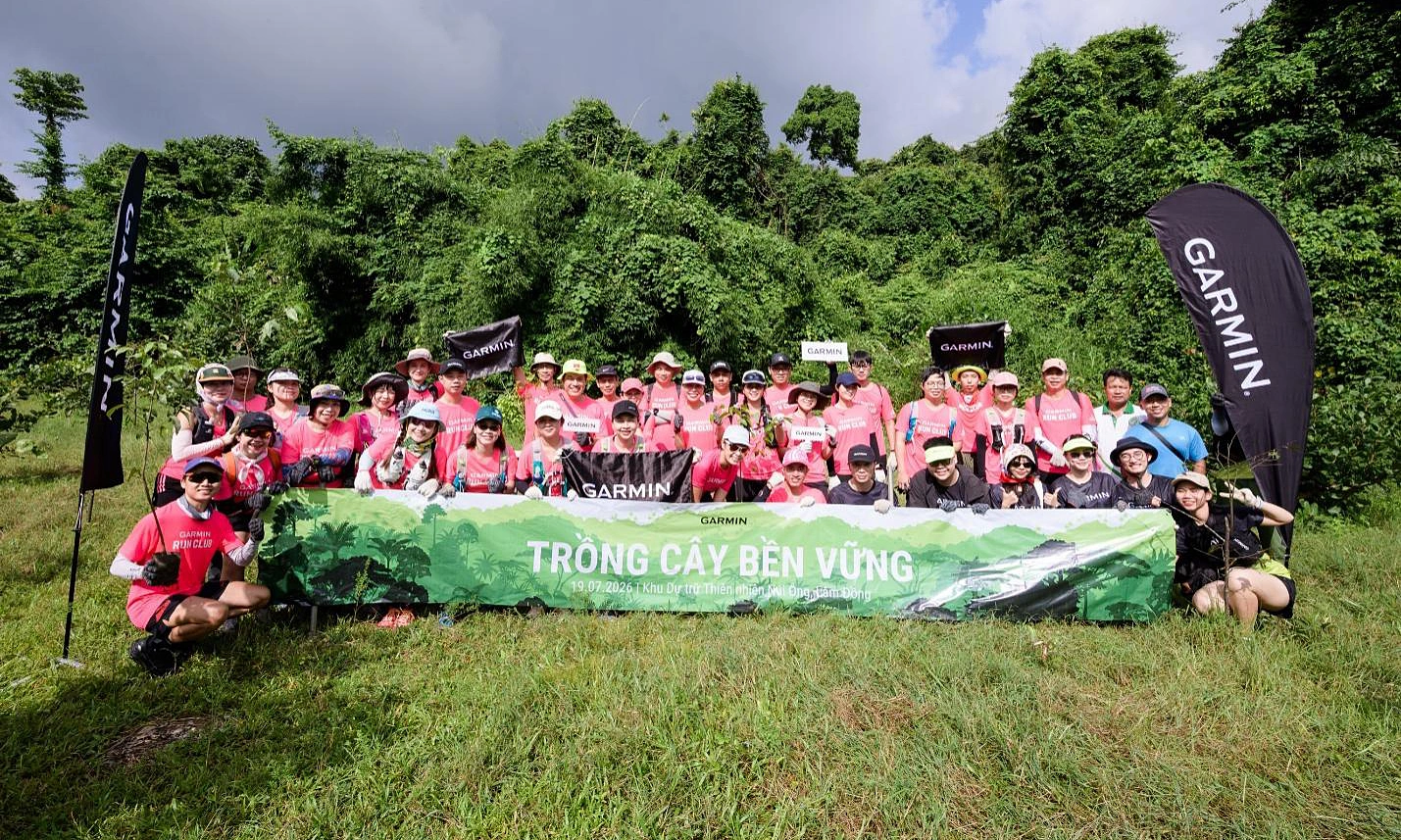 Garmin plants 1,000 trees at Nui Ong Nature Reserve