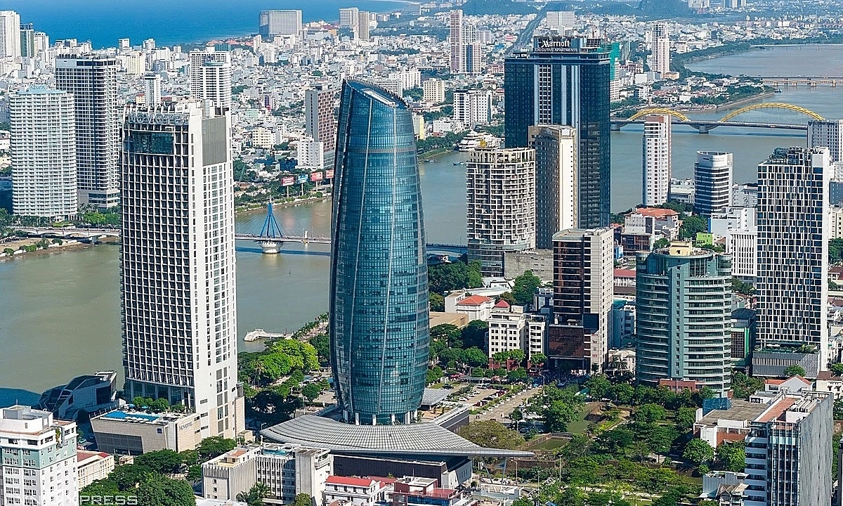 Da Nang has no policy to relocate its administrative center