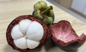 Can mangosteen replace vegetables in summer?