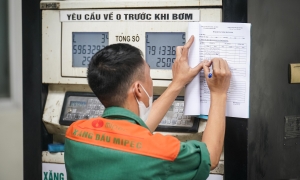 E10 RON 95-III gasoline price increases by nearly 900 dong per liter