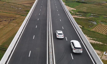 Traffic Police Department: No concept of overtaking on expressways