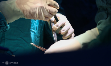 Five-year-old girl impaled by rice bowl shard in neck