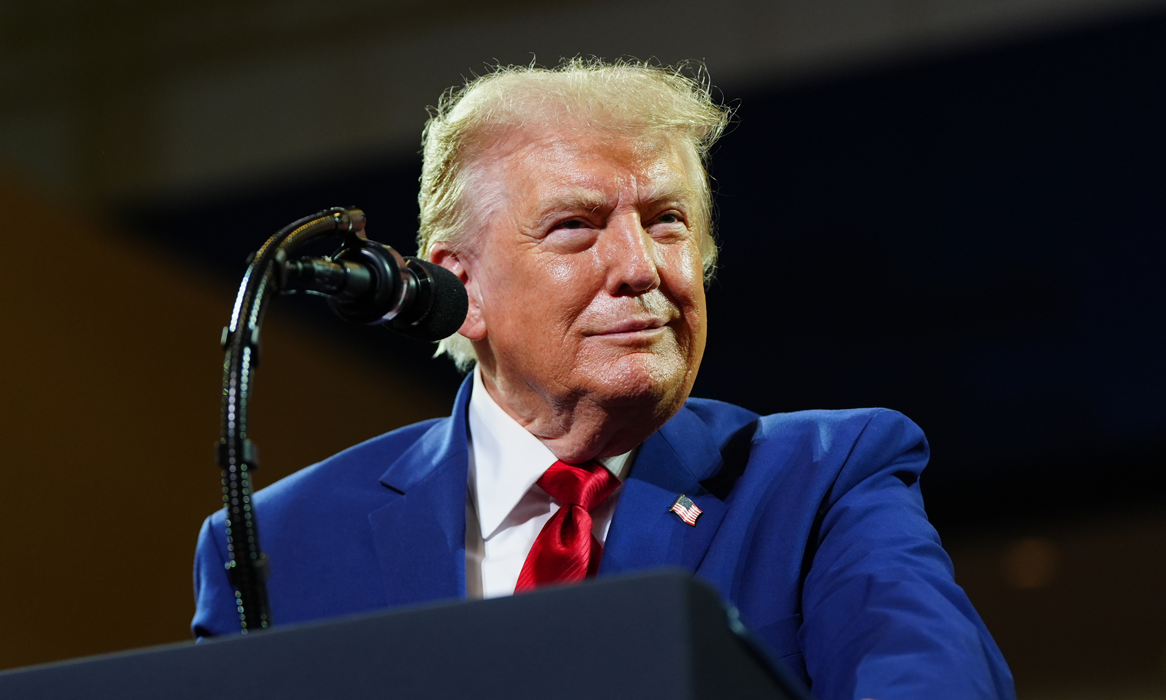 Trump: I am considering an unprecedented large-scale attack on Iran