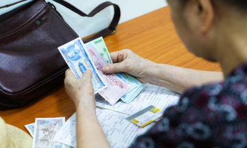 Two options to adjust the social retirement benefit age
