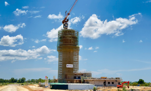 T&T tops out air traffic control tower at Quang Tri Airport
