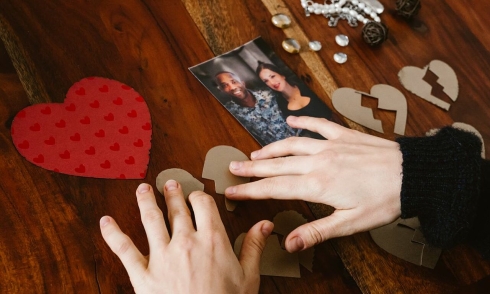 Losing thousands of USD to cling to old love