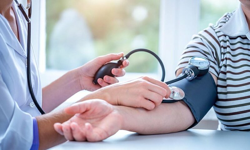 British doctor identifies 5 habits silently damaging the heart