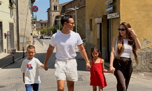 Ho Ngoc Ha, Kim Ly travel Europe