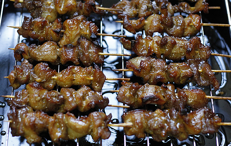 Meats that make your stomach 'cry for help' when consumed excessively