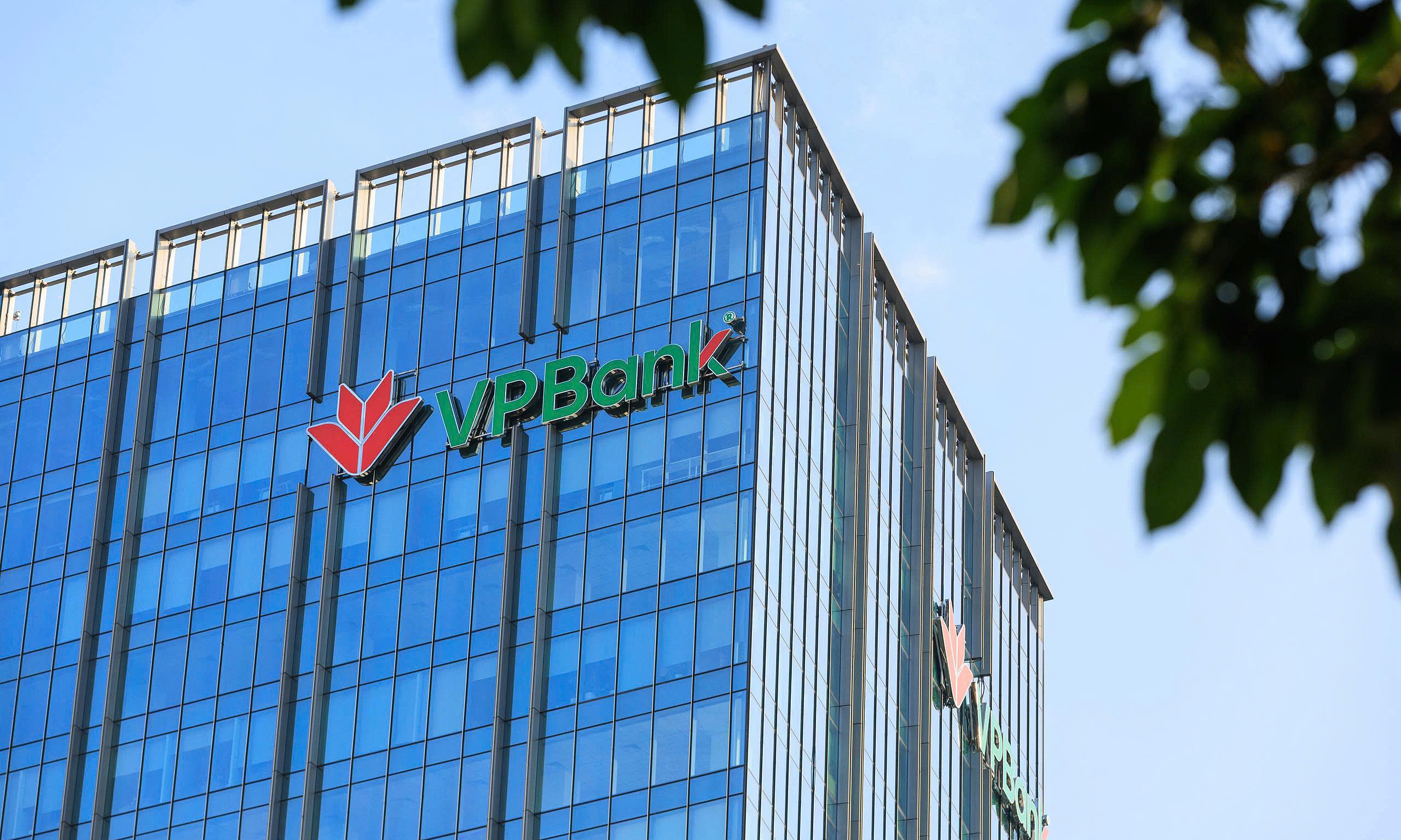 VPBank's series of large-scale international capital raising deals