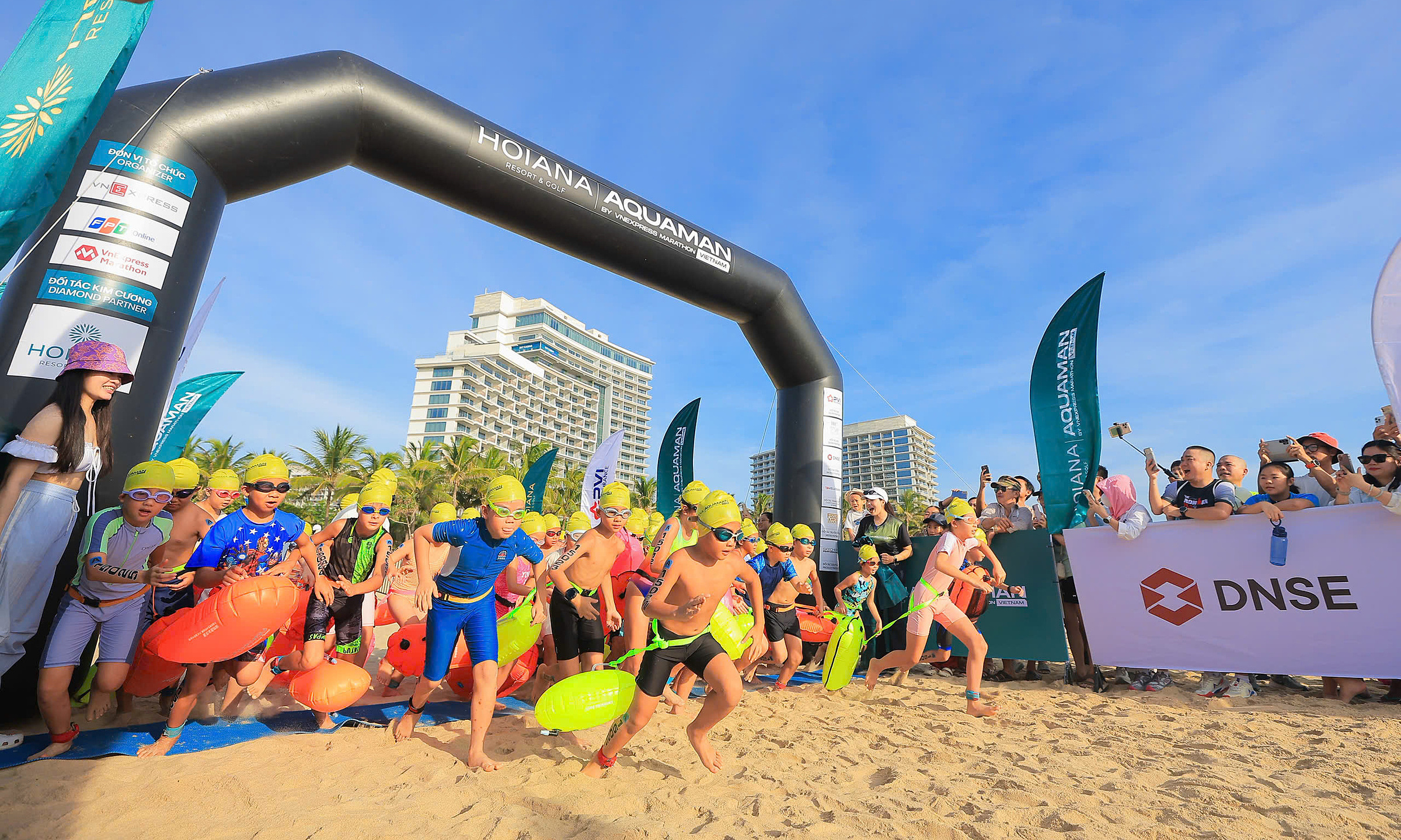 Over 100 children compete in swim-run at Hoiana Aquaman