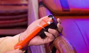 When the emergency hammer is blocked from escape