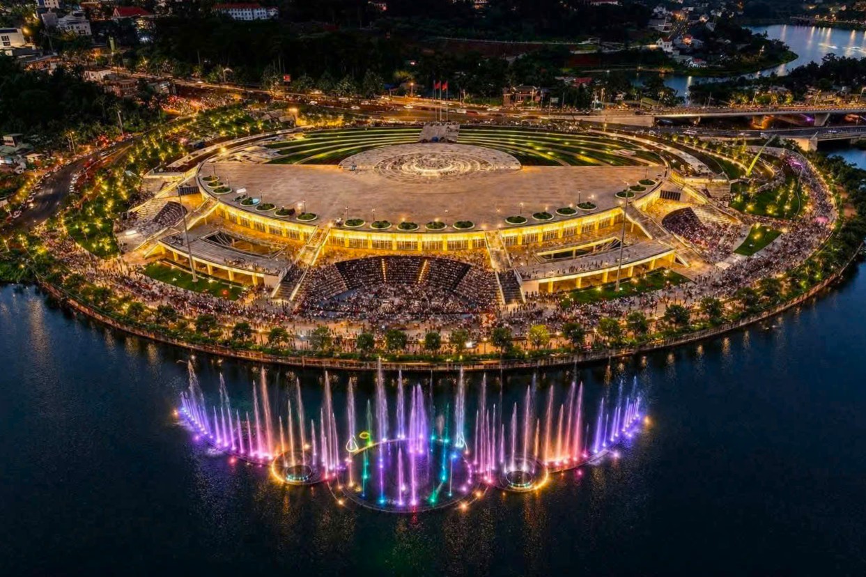 Largest square in Central Highlands inaugurated