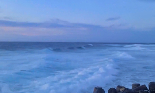 Ship sinks in Truong Sa, three missing
