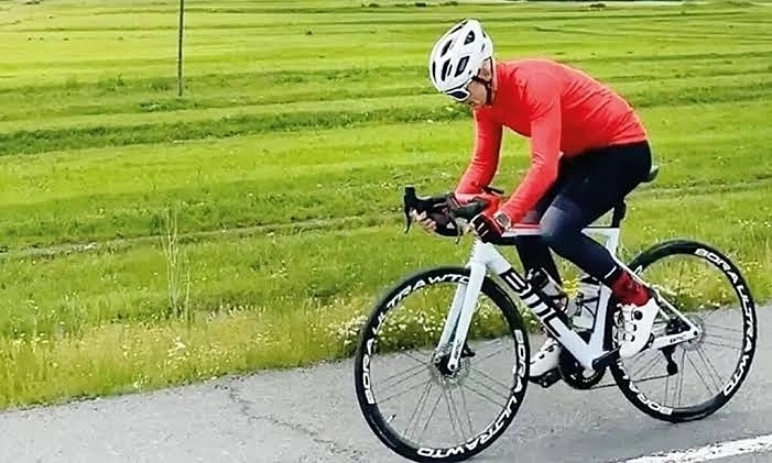 Turkish governor embroiled in political storm over tight cycling shorts