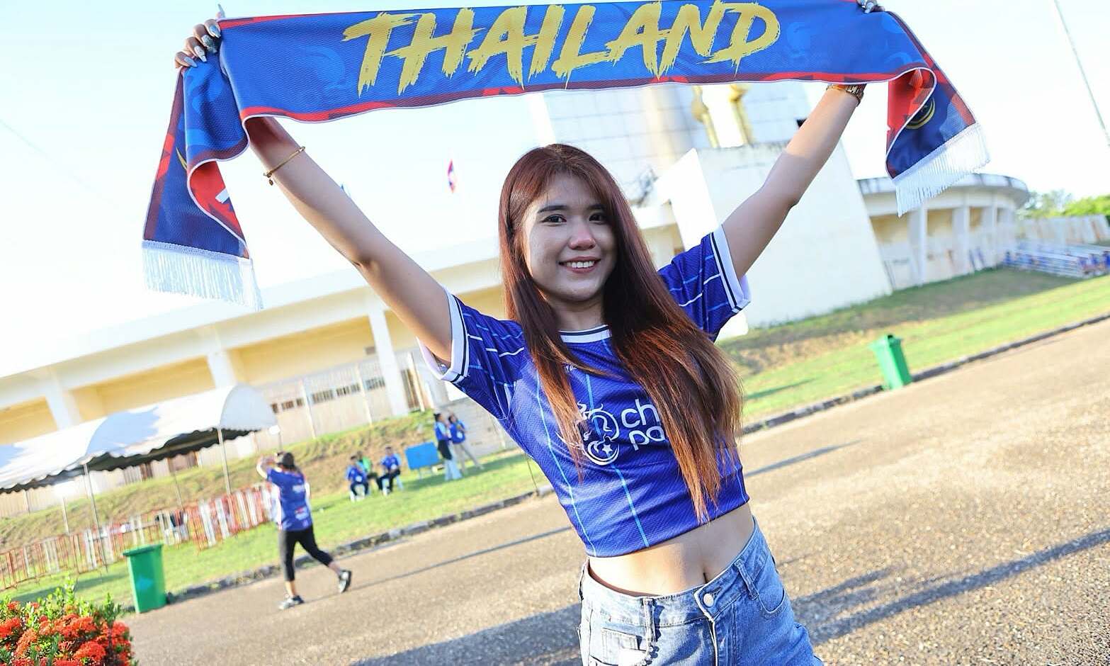 Laos - Thailand: away fans arrive early