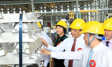 Vietnam produces first aluminum ingots