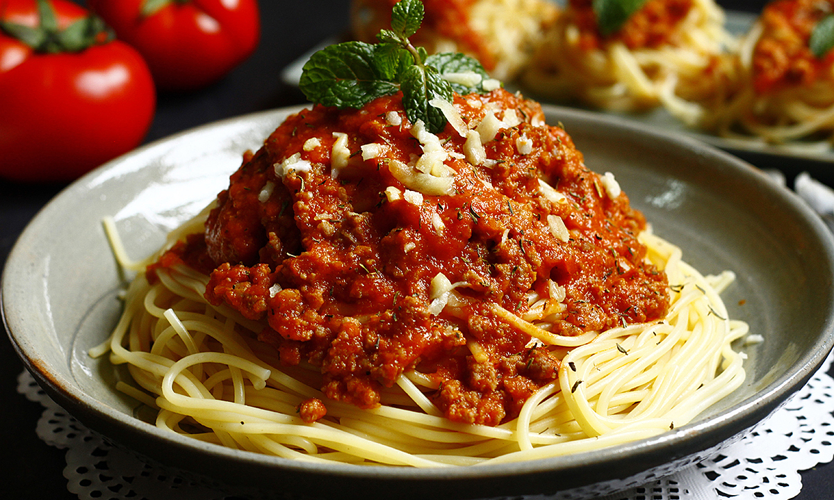 Elevate your tomato sauce: the secret to a 10-times better flavor through slow cooking