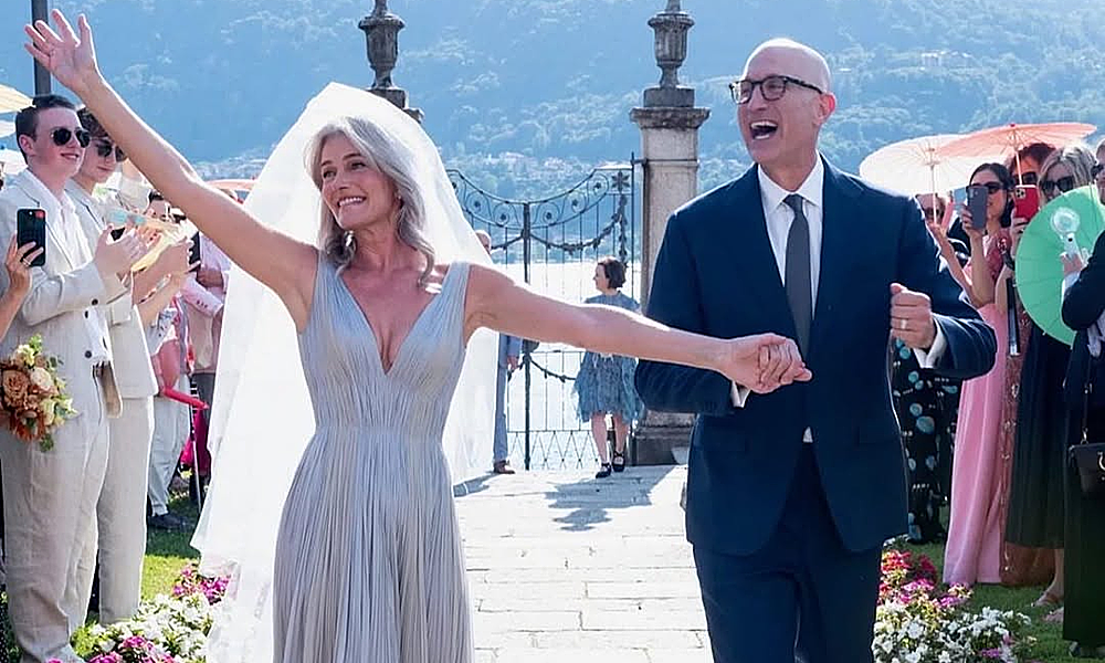 Supermodel creates a stir marrying at 61
